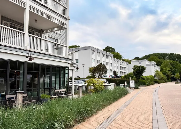 Zentrales strandnahes Design-Apartment mit Balkon und Parkplatz Timmendorfer Strand